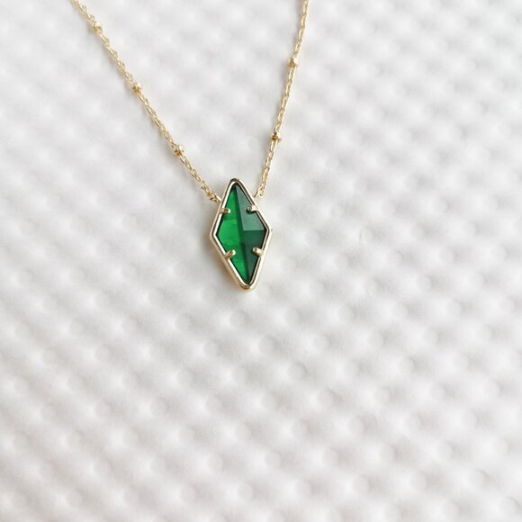 Kendra Scott Kelly Green Illusion Kinsley Gold Short Pendant Necklace WITH POUCH - Picture 1 of 4